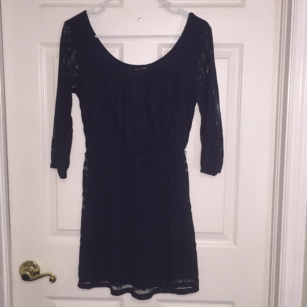 EUC dark blue quarter sleeve dress.